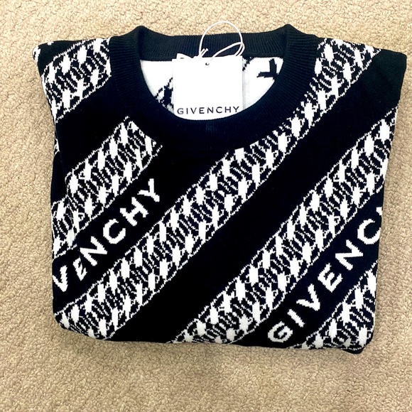 US Large Size, Sweater Cardigan, Brand Givenchy, black & white in colour. - Picture 2 of 4